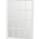 ventana de madera blanca